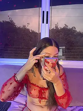 EmmaJhoons online show from March 4, 11:51 am