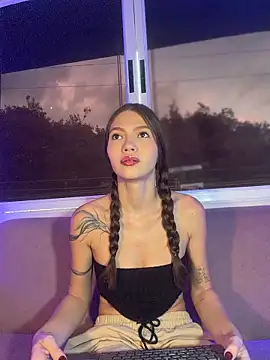 EmmaJhoons online show from February 9, 11:41 am