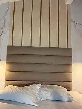 EmmaJhoons online show from March 25, 10:14 am