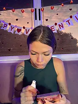 EmmaJhoons online show from February 13, 11:54 am