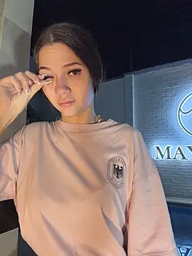 EmmaJhoons online show from March 28, 10:16 am