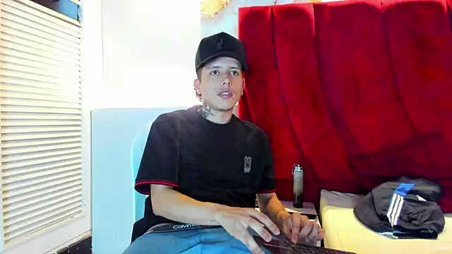 ESTEBAN 2102 online show from January 14, 7:39 pm