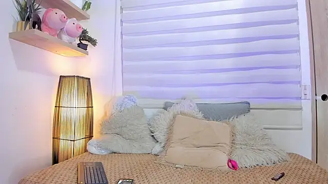 Snapshot of mia_ebony_ chatting on May 10, 11:36 am mia ebony online show from May 10, 11:36 am