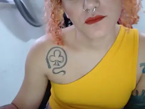 Snapshot of Queen_Domme_de_paus chatting on May 10, 7:16 pm Queen Domme de paus online show from May 10, 7:16 pm