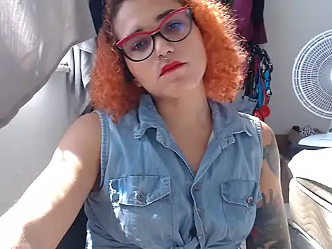 Snapshot of Queen_Domme_de_paus chatting on April 8, 1:12 pm Queen Domme de paus online show from April 8, 1:12 pm