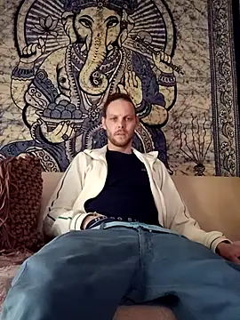 Snapshot of Maggo88 chatting on February 18, 6:59 pm Maggo88 online show from February 18, 6:59 pm