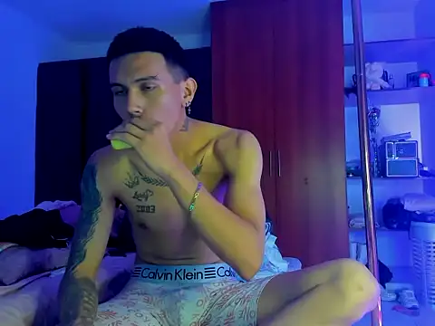 Scook Gray  online show from February 9, 6:39 pm