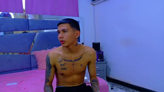 Scook Gray  online show from March 31, 5:59 pm