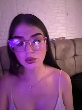 moon0626 online show from April 13, 2:32 pm