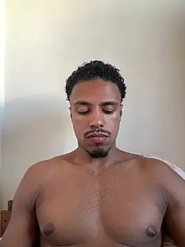 Snapshot of LorenzoBlack27 chatting on June 26, 8:25 pm LorenzoBlack27 online show from June 26, 8:25 pm