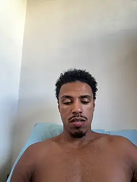 Snapshot of LorenzoBlack27 chatting on April 25, 6:27 pm LorenzoBlack27 online show from April 25, 6:27 pm
