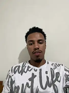 Snapshot of LorenzoBlack27 chatting on July 6, 9:28 pm LorenzoBlack27 online show from July 6, 9:28 pm