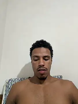 Snapshot of LorenzoBlack27 chatting on May 31, 2:39 am LorenzoBlack27 online show from May 31, 2:39 am