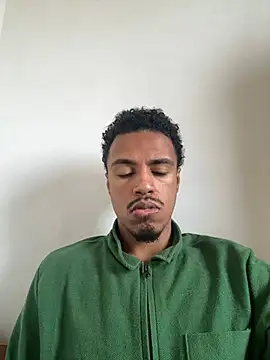 Snapshot of LorenzoBlack27 chatting on June 24, 3:32 pm LorenzoBlack27 online show from June 24, 3:32 pm