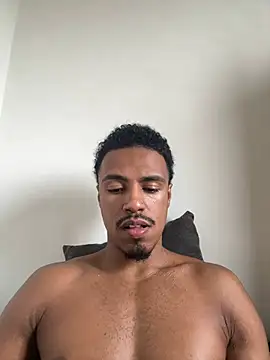 Snapshot of LorenzoBlack27 chatting on June 20, 2:00 pm LorenzoBlack27 online show from June 20, 2:00 pm