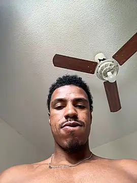 Snapshot of LorenzoBlack27 chatting on May 24, 2:50 pm LorenzoBlack27 online show from May 24, 2:50 pm