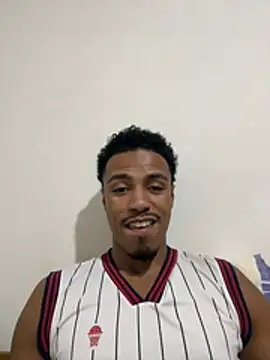 Snapshot of LorenzoBlack27 chatting on June 15, 11:04 pm LorenzoBlack27 online show from June 15, 11:04 pm