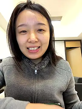 Snapshot of Qrooo chatting on January 14, 4:27 am Qrooo online show from January 14, 4:27 am