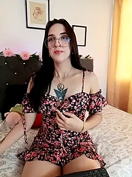 RoseNyx online show from March 6, 3:40 pm