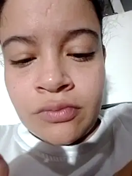 Snapshot of aAily-m chatting on February 3, 3:39 pm aAily-m online show from February 3, 3:39 pm