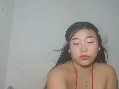 Zyeiii online show from May 25, 5:44 pm
