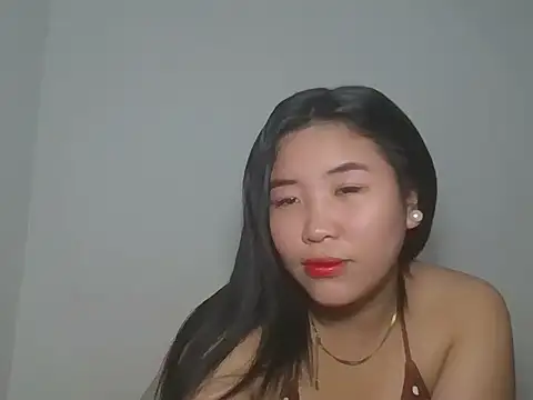 Zyeiii online show from February 2, 4:50 pm