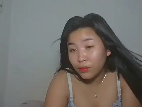 Zyeiii online show from March 23, 7:30 am