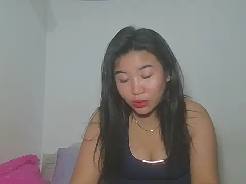 Zyeiii online show from February 9, 4:38 pm