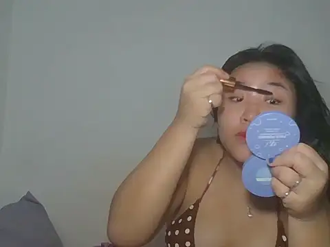 Zyeiii online show from March 4, 9:50 am