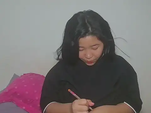 Zyeiii online show from March 1, 8:25 am