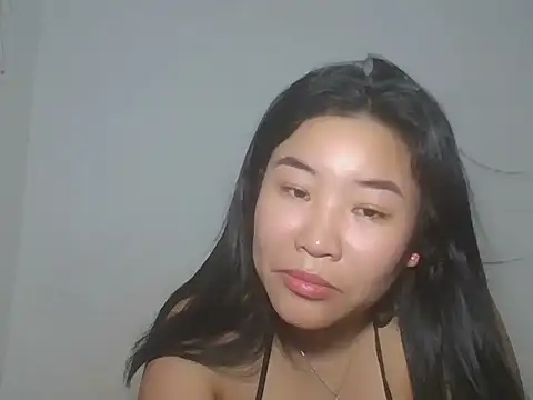 Zyeiii online show from March 25, 7:30 am