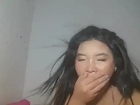 Snapshot of Zyeiii chatting on June 7, 6:02 pm Zyeiii online show from June 7, 6:02 pm