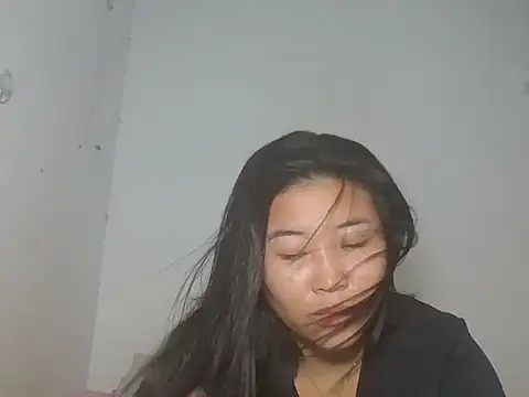 Snapshot of Zyeiii chatting on June 25, 6:35 pm Zyeiii online show from June 25, 6:35 pm