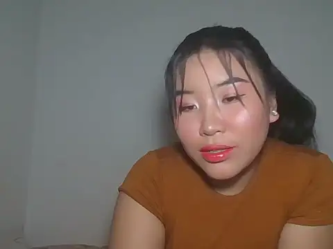 Zyeiii online show from February 8, 7:39 am