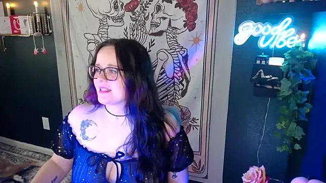 HazeyViolet333 online show from March 24, 7:14 pm