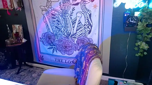 HazeyViolet333 online show from April 21, 7:42 pm