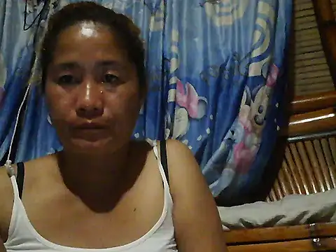 Snapshot of lovelyxxx88 chatting on January 13, 1:15 pm lovelyxxx88 online show from January 13, 1:15 pm