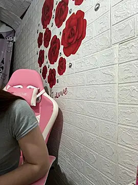 Snapshot of Adela-222 chatting on July 28, 8:00 am Adela-222 online show from July 28, 8:00 am