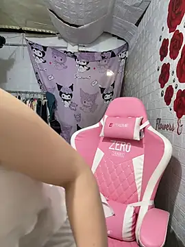 Snapshot of Adela-222 chatting on July 7, 1:30 am Adela-222 online show from July 7, 1:30 am