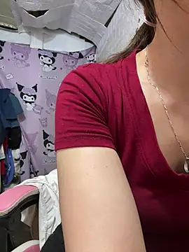 Snapshot of Adela-222 chatting on June 26, 1:44 am Adela-222 online show from June 26, 1:44 am