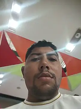 Snapshot of master_juju1924 chatting on June 8, 5:35 pm master juju1924 online show from June 8, 5:35 pm