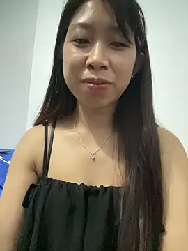 Snapshot of Mayly_lucky2 chatting on May 15, 12:19 am Mayly lucky2 online show from May 15, 12:19 am