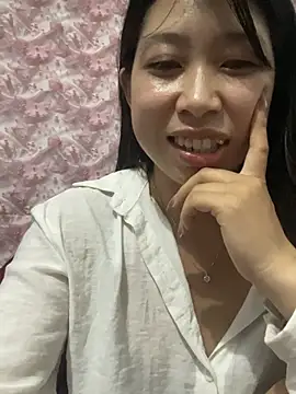 Snapshot of Mayly_lucky2 chatting on July 4, 10:43 am Mayly lucky2 online show from July 4, 10:43 am
