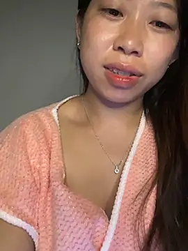 Snapshot of Mayly_lucky2 chatting on May 20, 10:07 pm Mayly lucky2 online show from May 20, 10:07 pm