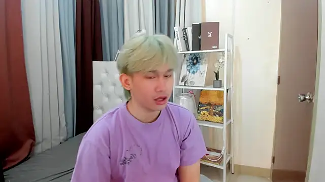 davincihugecock online show from April 13, 4:55 pm