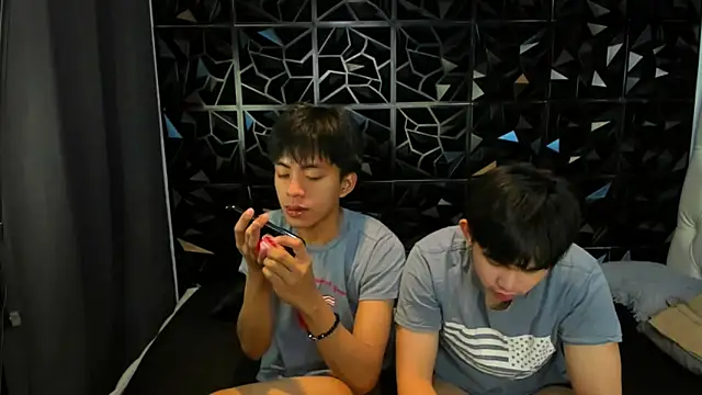 davincihugecock online show from March 20, 4:52 pm