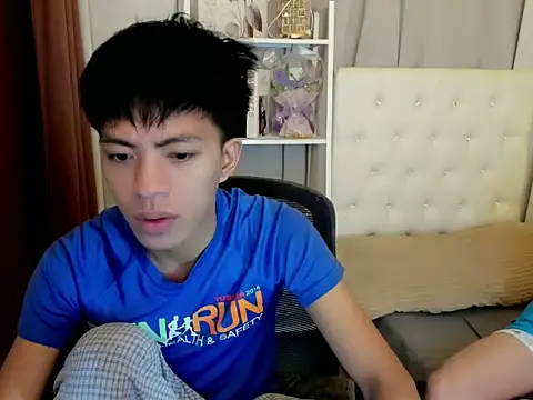 davincihugecock online show from February 26, 4:40 pm