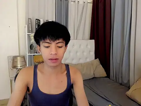 davincihugecock online show from March 15, 4:47 pm