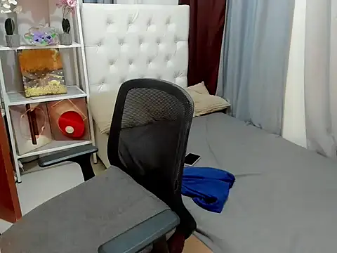 davincihugecock online show from March 11, 4:34 pm