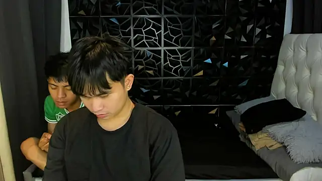 davincihugecock online show from March 29, 5:14 pm